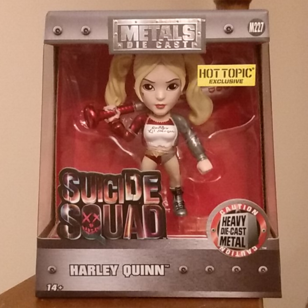 Harley Quinn Figurine